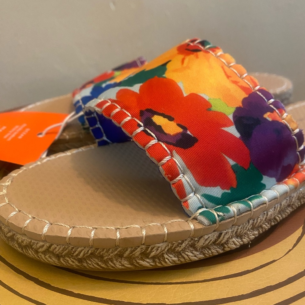 NWT Seastar Floral Beach Sandal US W9
